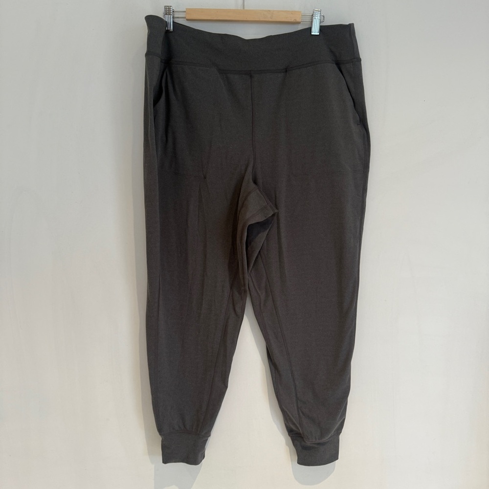 ATHLETIC WORKS GRAY LEGGING PANT CAPRI SIZE 2X